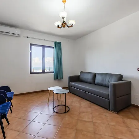 Red House 1&2 By Pikhost