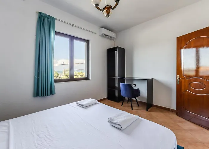 Red House 1&2 By Pikhost 公寓 Široka