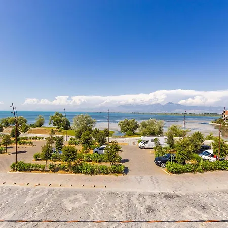 Red House 1&2 By Pikhost Apartamento *