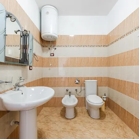 Red House 1&2 By Pikhost Apartamento Shirokë