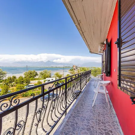 Red House 1&2 By Pikhost Apartamento