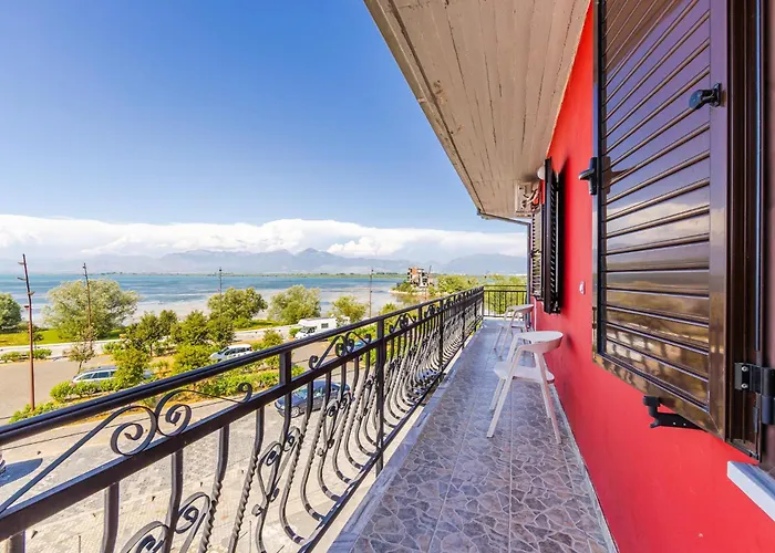 Red House 1&2 By Pikhost Apartmán