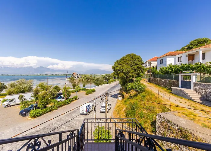 Red House 1&2 By Pikhost