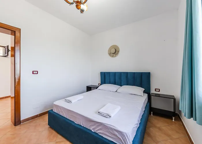 Red House 1&2 By Pikhost Apartmán